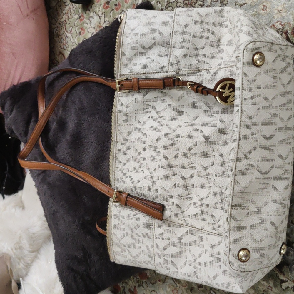 Purse M.K